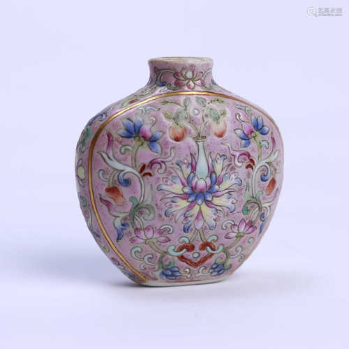 Lotus flower ornamentation snuff bottle