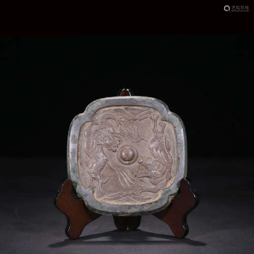 A Chinese Beast Pattern Silver-inlaid Bronze Mirror