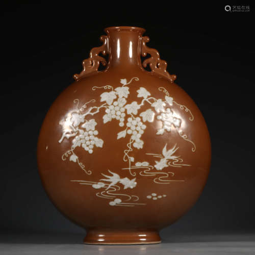 A Chinese Café-au-lait-glazed Painted Porcelain Oblate Vase