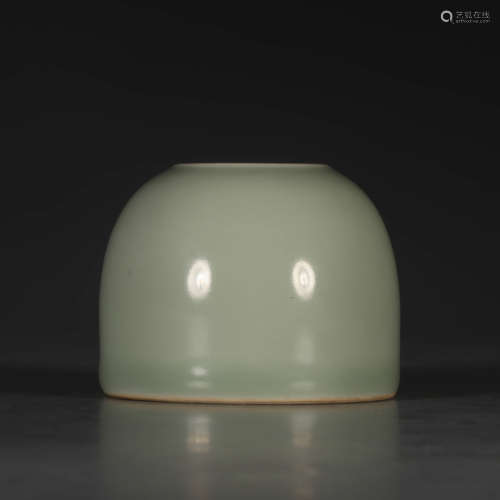 A Chinese Pea Green Glazed Porcelain Washer