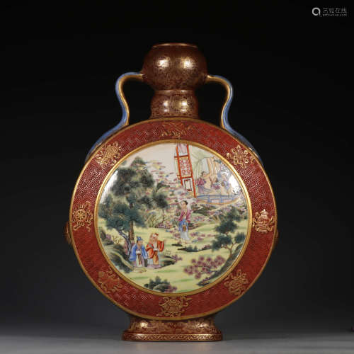 A Chinese Figures Painted Imitation lacquerware Gild Carved Vase