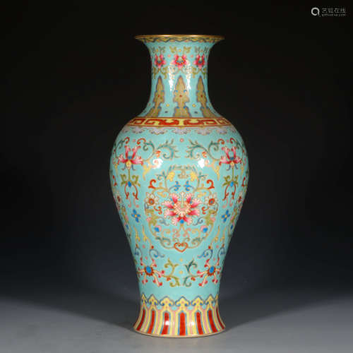 A Chinese Famille Rose Gilt-inlaid Green Ground Twining Lotus pattern Porcelain Vase