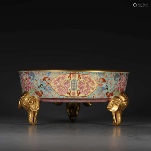 A Chinese Famille Rose Gilt-inlaid Floral Porcelain Tripod Washer