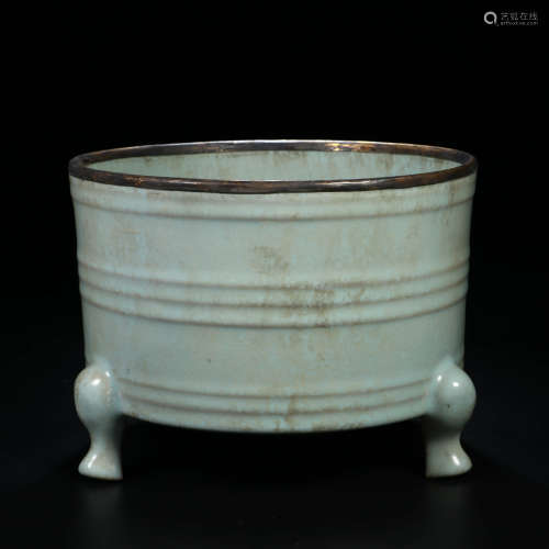 A Chinese Gild Bronze Ge Kiln Porcelain Three-legged Incense Burner