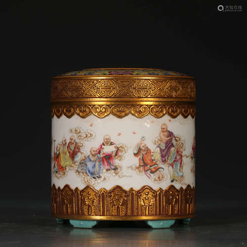 A Chinese Enamel ‘Eighteen Arhats’ Painted Porcelain Jar