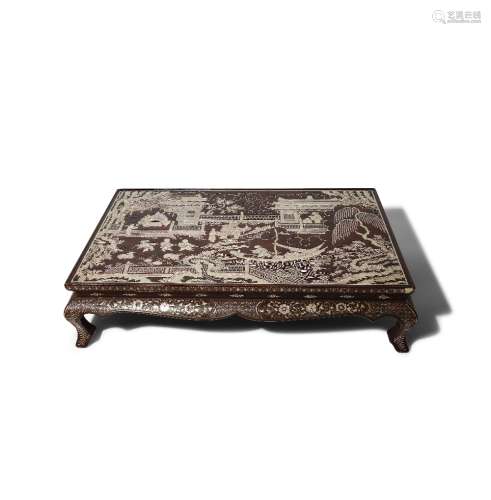 A SMALL CHINESE MOTHER OF PEARL INLAID LACQUER TABLE LATE MING DYNASTY The top decorated with a