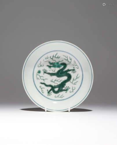 A CHINESE IMPERIAL GREEN-ENAMELLED 'DRAGON' DISH SIX CHARACTER DAOGUANG MARK AND OF THE PERIOD