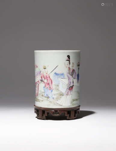 A CHINESE FAMILLE ROSE CYLINDRICAL BRUSHPOT, BITONG YONGZHENG 1723-35 Painted to the exterior with a