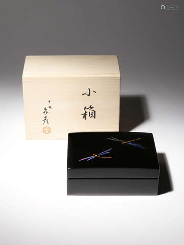 A JAPANESE LACQUER BOX AND COVER MODERN, 20TH CENTURY Of rectangular shape and in black lacquer, the