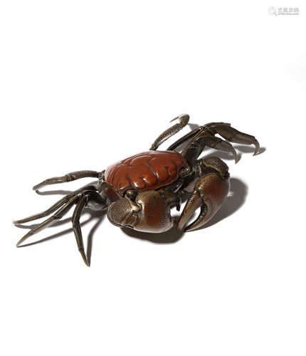 A JAPANESE BRONZE INKWELL SHAPED AS A CRAB MEIJI PERIOD, 19TH CENTURY The crustacean