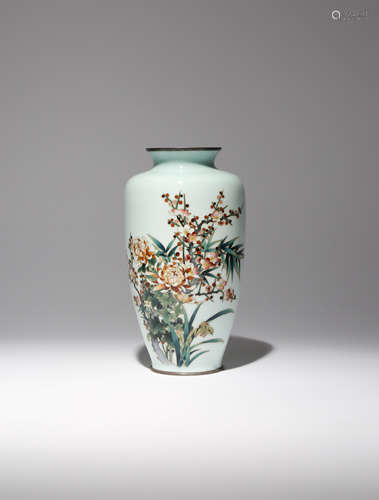 A TALL JAPANESE CLOISONNE ENAMEL VASE BY ANDO JUBEI MEIJI OR TAISHO PERIOD, 20TH CENTURY The