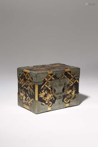 A JAPANESE MINIATURE LACQUER TRAVELLING CHEST, HASAMIBAKO EDO PERIOD, 18TH CENTURY Of rectangular