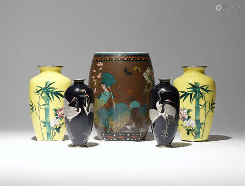 FIVE JAPANESE CLOISONNE VASES MEIJI PERIOD, 19TH AND 20TH CENTURY One totai shippo cloisonné on