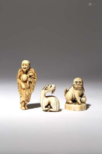 λ TWO JAPANESE IVORY NETSUKE EDO AND MEIJI PERIOD, 18TH AND 19TH CENTURY One carved as Tobosaku