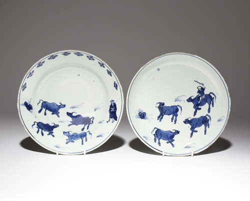 TWO CHINESE DISHES FOR THE JAPANESE MARKET, KO-SOMETSUKE TIANQI/CHONGZHEN PERIOD, 17TH CENTURY