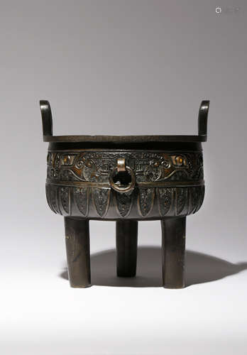 A LARGE CHINESE SILVER WIRE AND GOLD INLAID BRONZE TRIPOD INCENSE BURNER, DING 17TH CENTURY