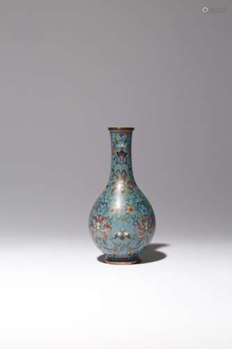 A SMALL CHINESE CLOISONNE 'LOTUS' BOTTLE VASE QING DYNASTY Decorated to the body with lotus