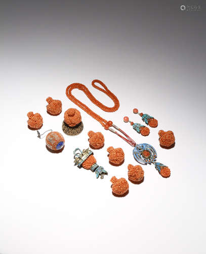 A SMALL COLLECTION OF CHINESE CORAL AND KINGFISHER FEATHER ITEMS QING DYNASTY Comprising: a necklace