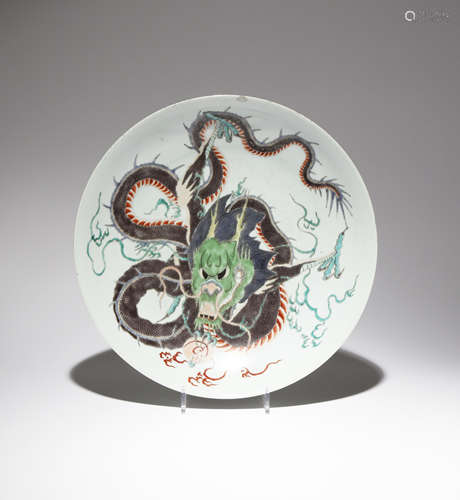 A LARGE CHINESE FAMILLE VERTE 'DRAGON' DISH 19TH CENTURY Painted to the centre with a sinuous dragon