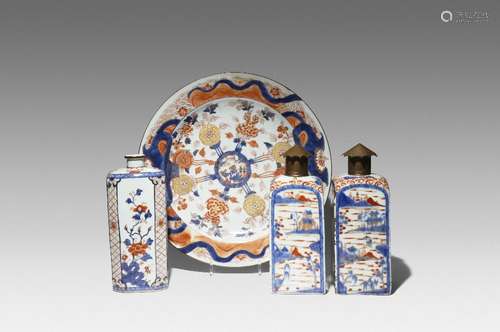 THREE CHINESE IMARI FLASKS AND A LARGE DISH EARLY 18TH CENTURY Two of the flasks a pair, each with a