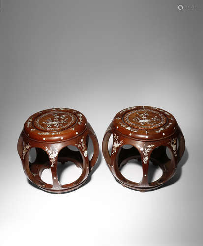 A PAIR OF CHINESE MOTHER OF PEARL INLAID WOOD BARREL-SHAPED STOOLS LATE QING DYNASTY Each with a