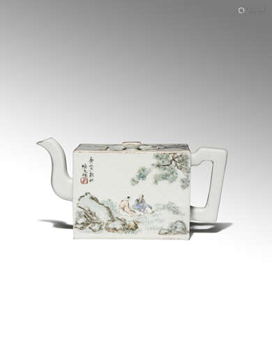 A CHINESE ENAMELLED RECTANGULAR-SECTION TEAPOT AND COVER LATE QING DYNASTY/REPUBLIC PERIOD Painted