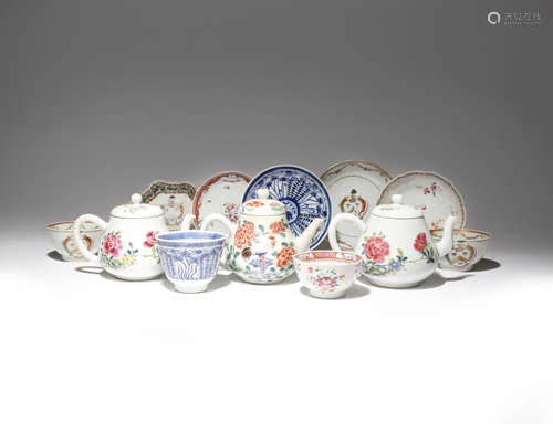 A SMALL COLLECTION OF CHINESE PORCELAIN ITEMS 18TH AND 19TH CENTURY Comprising: three famille rose