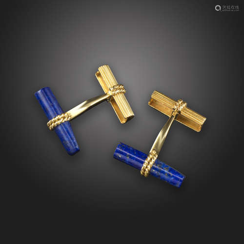 A pair of French gold cufflinks, with fluted and ropetwist decoration in gold, with