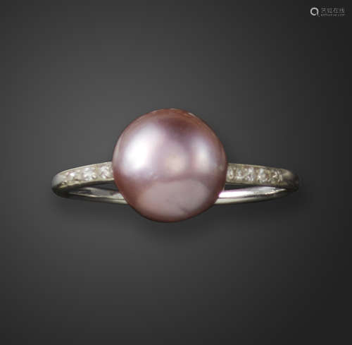 A natural pearl and diamond ring, set with a pinkish-grey natural pearl with old circular-cut