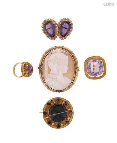 Five jewellery items, including a 19th century amethyst and seed pearl-set brooch, a shell cameo-set