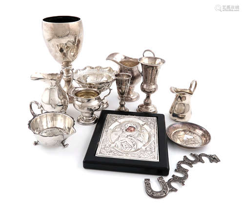 A mixed lot of silver items, comprising: an Edwardian cream jug, Birmingham 1906, baluster form,