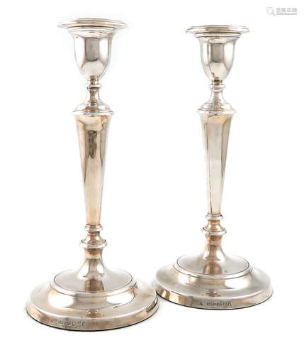 A pair of modern silver candlesticks, by M C Hersey & Son Ltd, London circa 2000-2002, in the