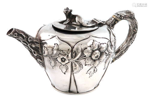 λA Victorian silver bachelor's teapot, by William Moulson, London 1846, tapering circular form,