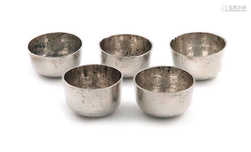 A rare set of five late 17th century miniature silver toy tea bowls, maker's mark of I.F with a star