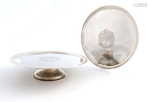 A pair of George I Irish silver footed tazza, by Edward Workman, Dublin 1715, circular form, moulded