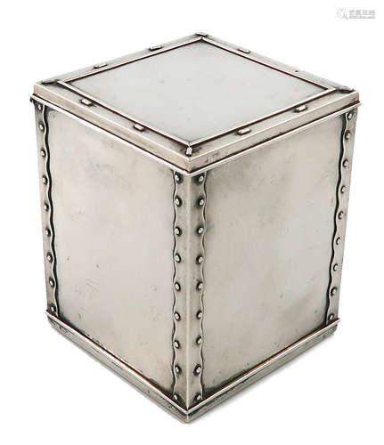 A modern presentation Indian silver tea caddy, by Hamilton and Co., Calcutta, circa 1960, modelled