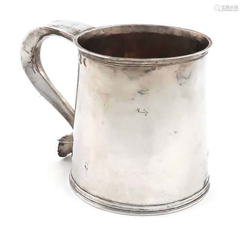 A Charles II provincial silver mug, by Marmaduke Best, York 1680, tapering circular form, the scroll