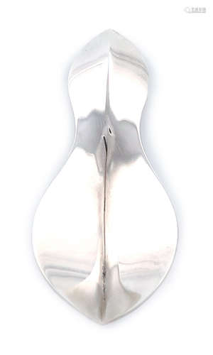 By Olivia Lowe, a modern silver caddy spoon, London 2009, plain ridged baluster form, length 9.