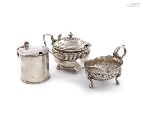 A mixed lot of silver items, comprising: a George III mustard pot, by Emes and Barnard, London 1817,