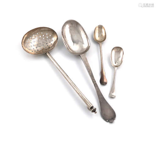 A mixed lot of silver flatware, comprising: a William III West Country silver Trefid spoon, by