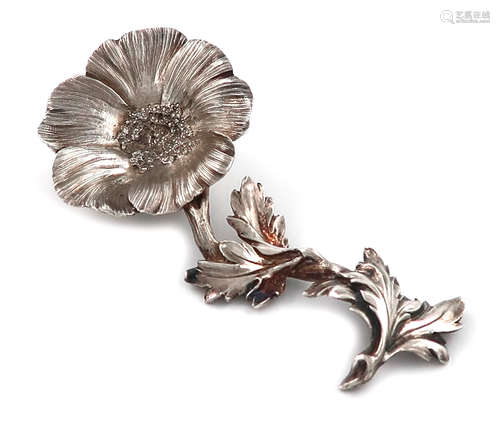 A Victorian cast silver flower caddy spoon, by Francis Higgins, London 1843, flower head bowl, the