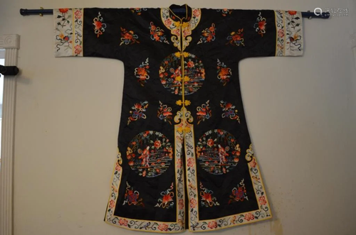 Vintage Chinese Embroidered Woman Robe Ja…