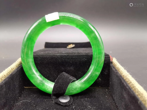 Chinese Jadeite Bangle