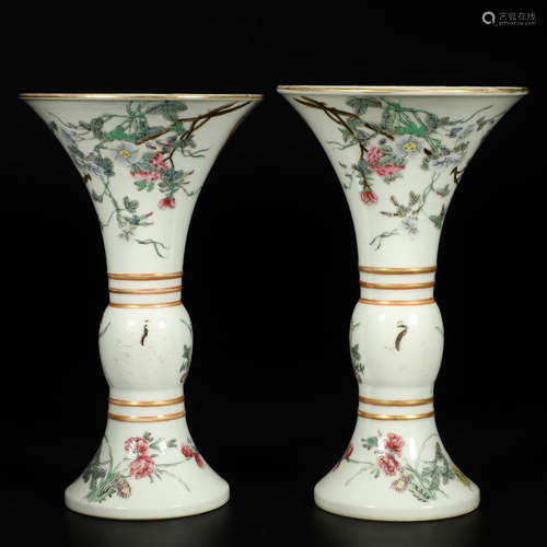 A Pair of Chinese Famille Rose Flower&Bird Pattern Porcelain Flower Vase