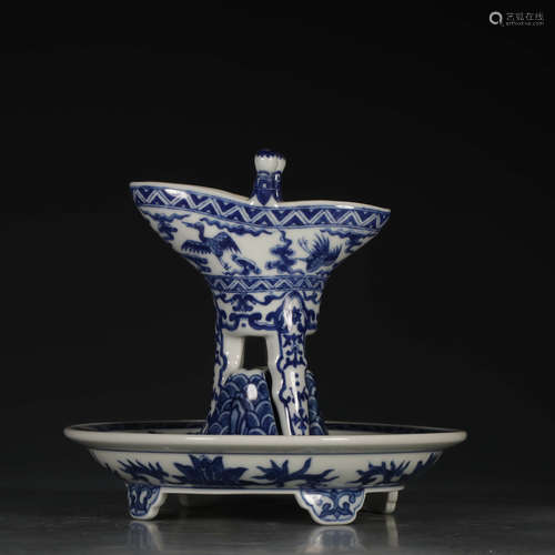 A Set of Chinese Blue and White Cloud and Crane Painted Porcelain Tripod Cup And Cupstand