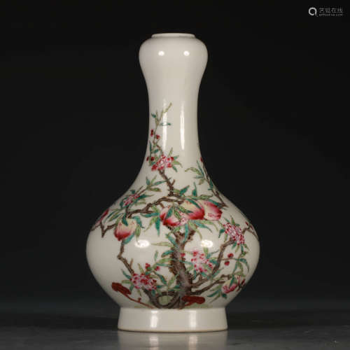 A Chinese Famille Rose Porcelain Garlic-head-shaped Bottle