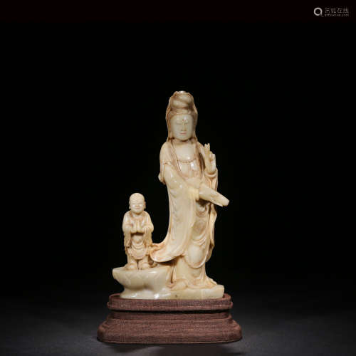 A Chinese Shoushan Ross Quartz Carved Guanyin Statue