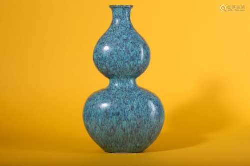 A CHINESE ROBIN'S EGG-GLAZED DOUBLE GOURD VASE.