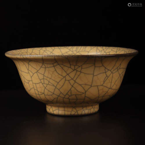 A Chinese Ge Kiln Porcelain Bowl