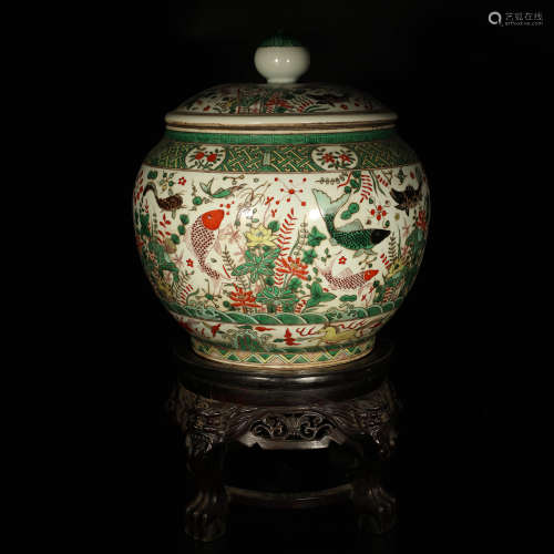 A Chinese Multicolored Porcelain Covered Jar
